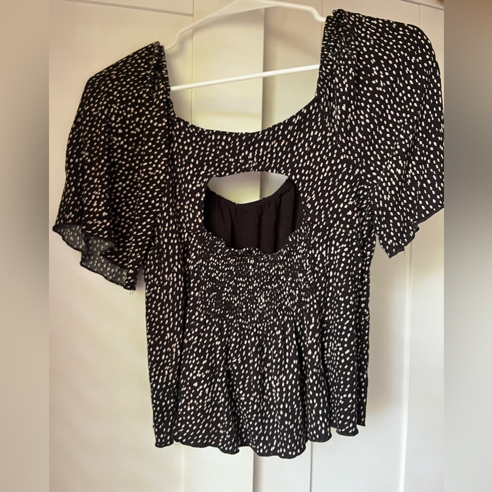 Urban Romantics light and flowy rushed top size M